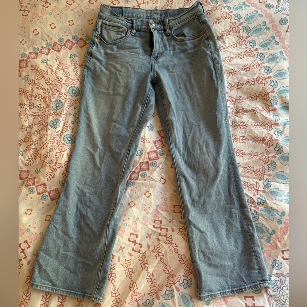 - American eagle jeans/ flare/ straight leg / size 8